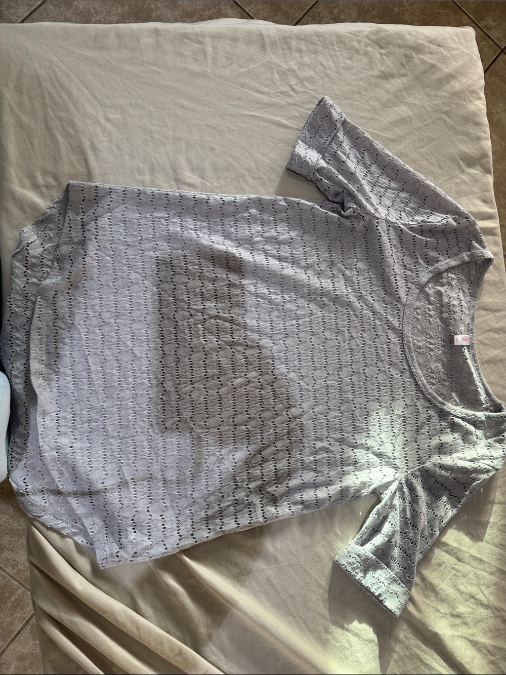 Xhilaration Light Gray Eyelet Knit Short Sleeve Tunic